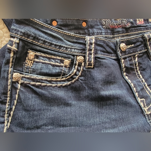 Miss Me Indigo Jeans with Cream Stitching - Picture 9 of 10